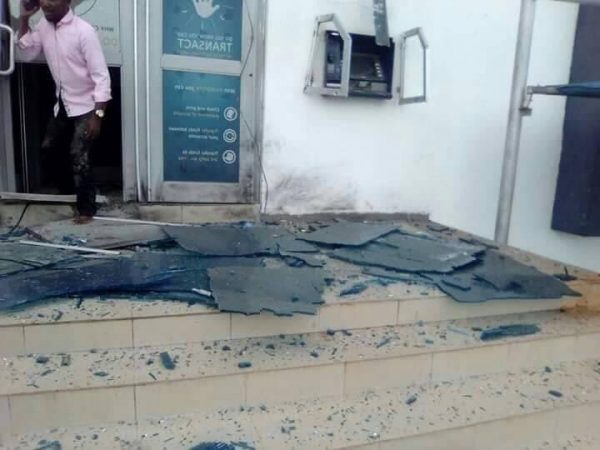 Armed robbers raid commercial banks in Kogi, kill two policemen