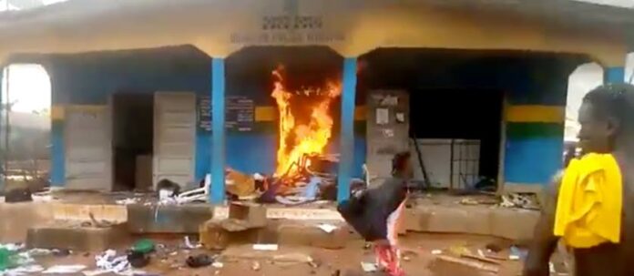 ‘Police station bombed,’ two officers killed in fresh Anambra attack