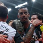 Newcastle beat Liverpool to win first domestic trophy in 70 years
