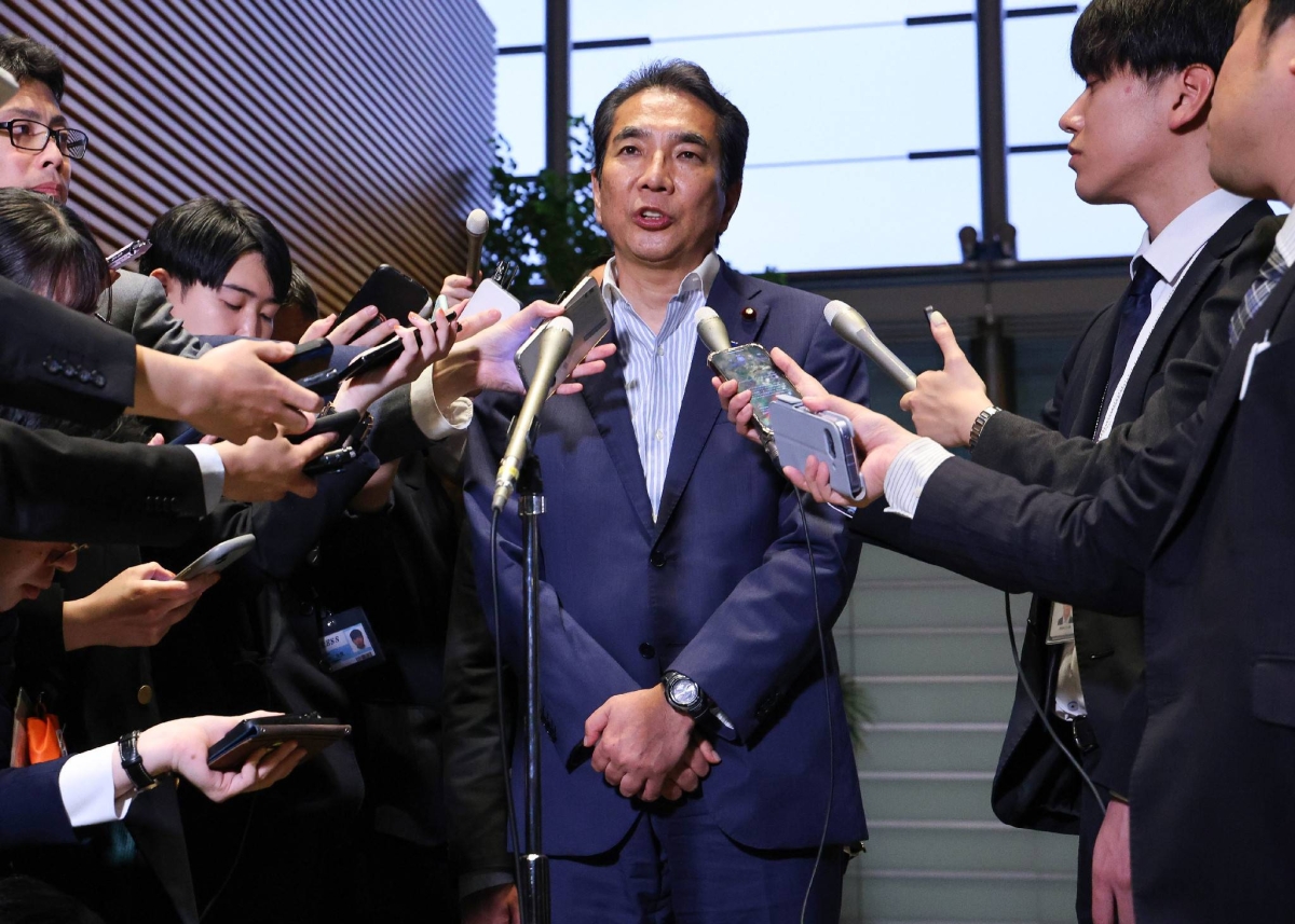 Japanese minister resigns for saying he gets free rice