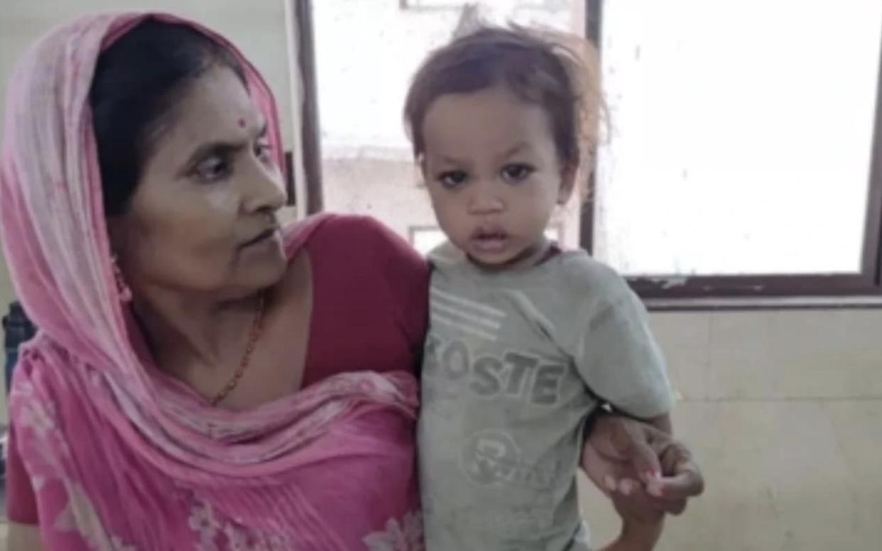 Child bites cobra to death